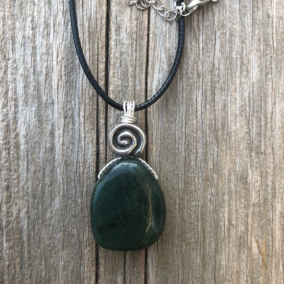 Nephrite Jade - Picture 5 of 12